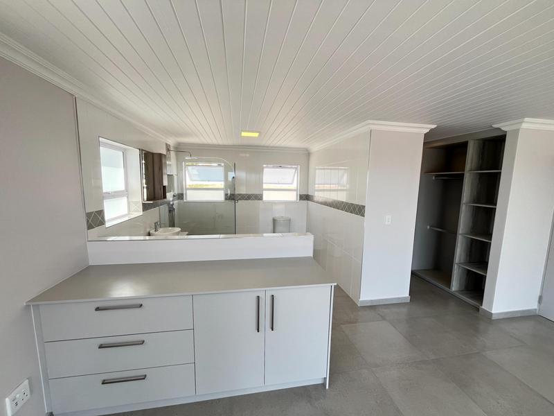 4 Bedroom Property for Sale in Da Gama Bay Western Cape